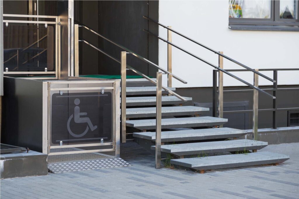 living house entrance equipped with special lift